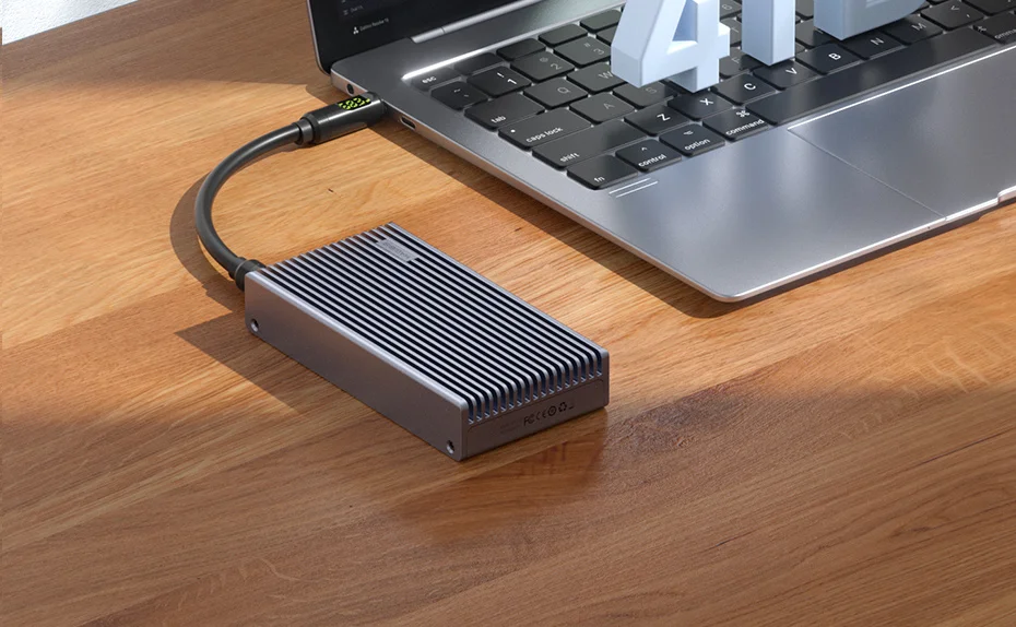 Hagibis 40Gbps USB4 M.2 NVMe SSD Enclosure With LED Display USB4 Cable for Thunderbolt 4/3 USB 3.2/3.1/3.0 B+M M-Key SSD Case